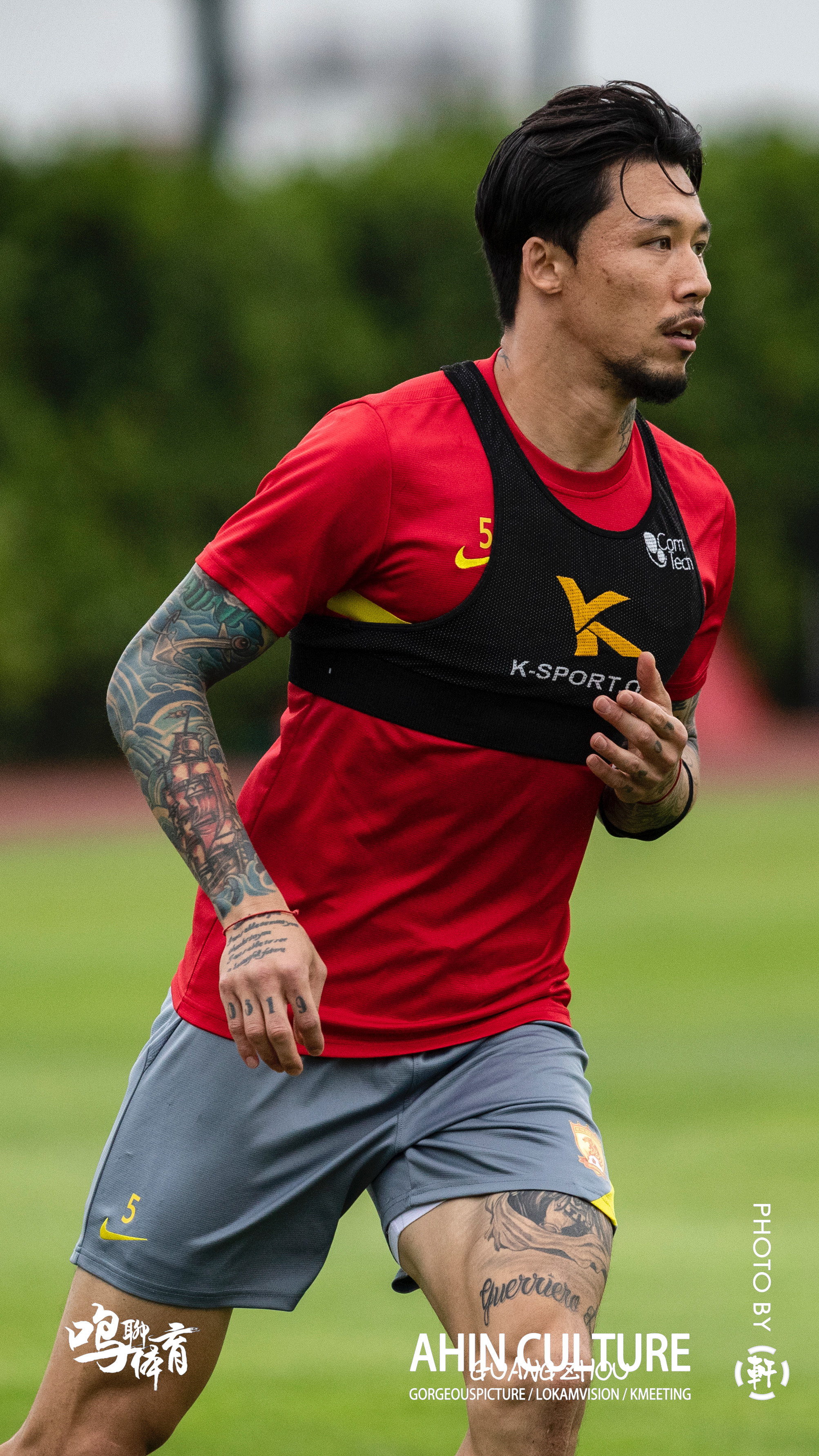 米乐在线登录-包含Doinb迎来十五赛季出色发挥，澳大利亚队观众热烈欢呼！赛场气氛高涨的词条