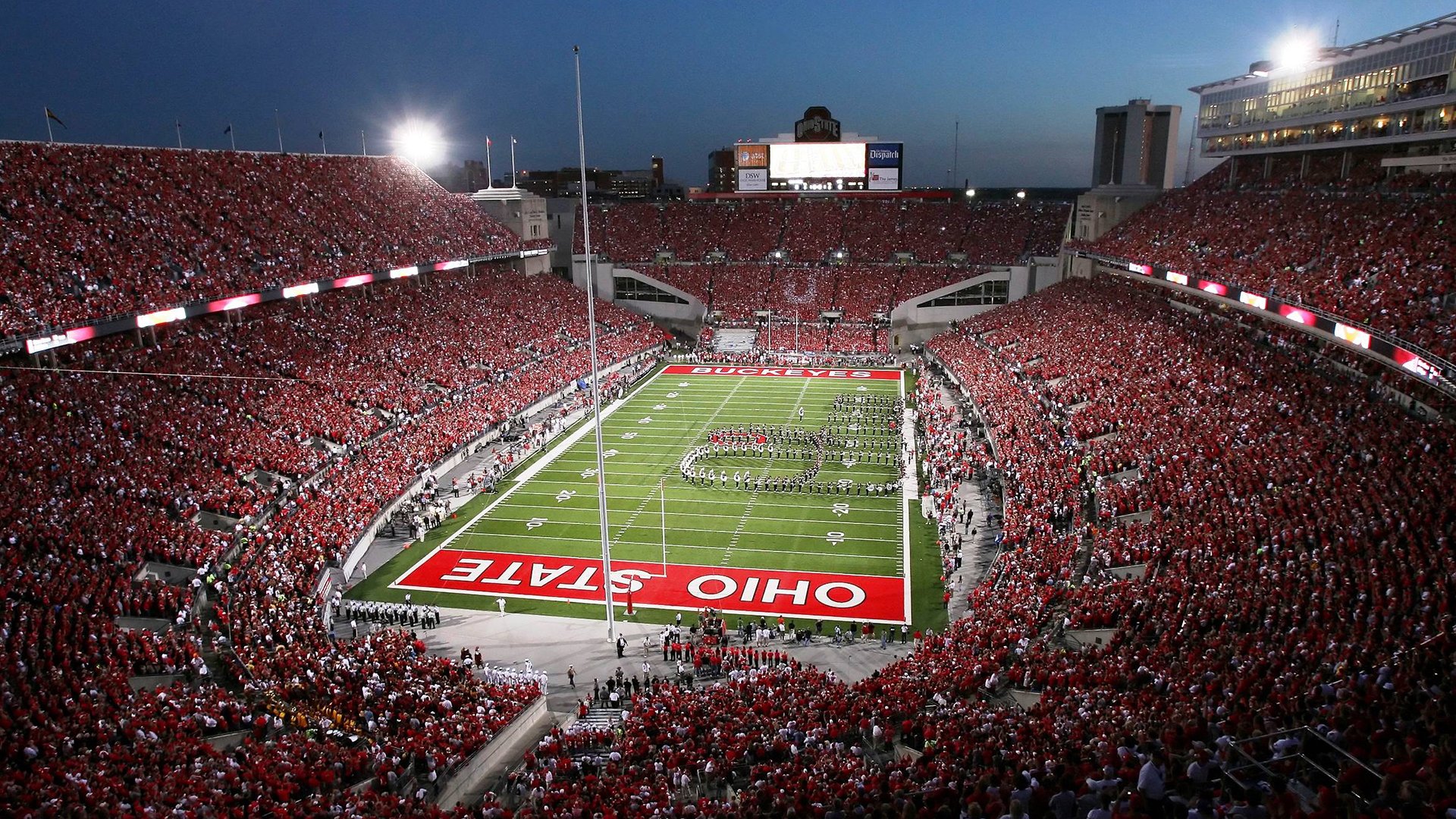 哈兰德重返赛场，晋级下一阶段首场状态出色，快船观众沸腾！赛场气氛高涨