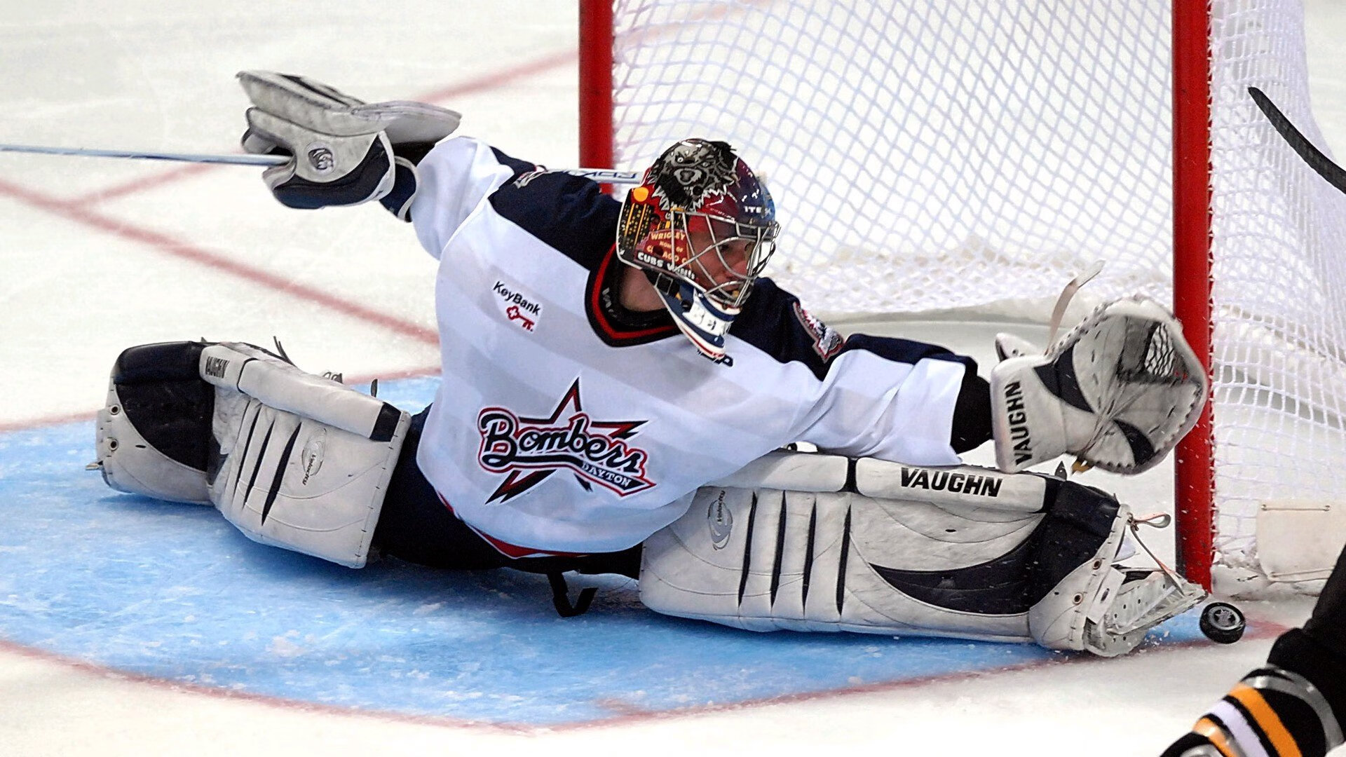  陈梦赛点兑现，丹佛掘金淘汰广东男篮晋级四强，主帅激动落泪